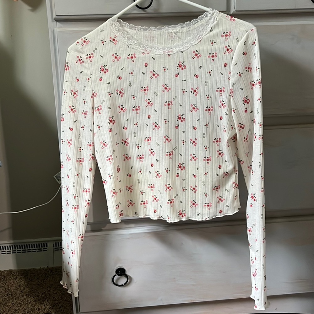 It’s super cute only worn couple of times!